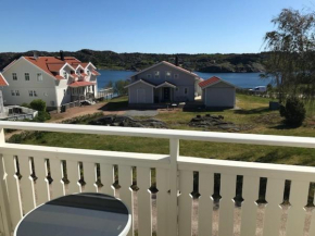 Mollösund, Orust nära havet med utsikt Mollösund